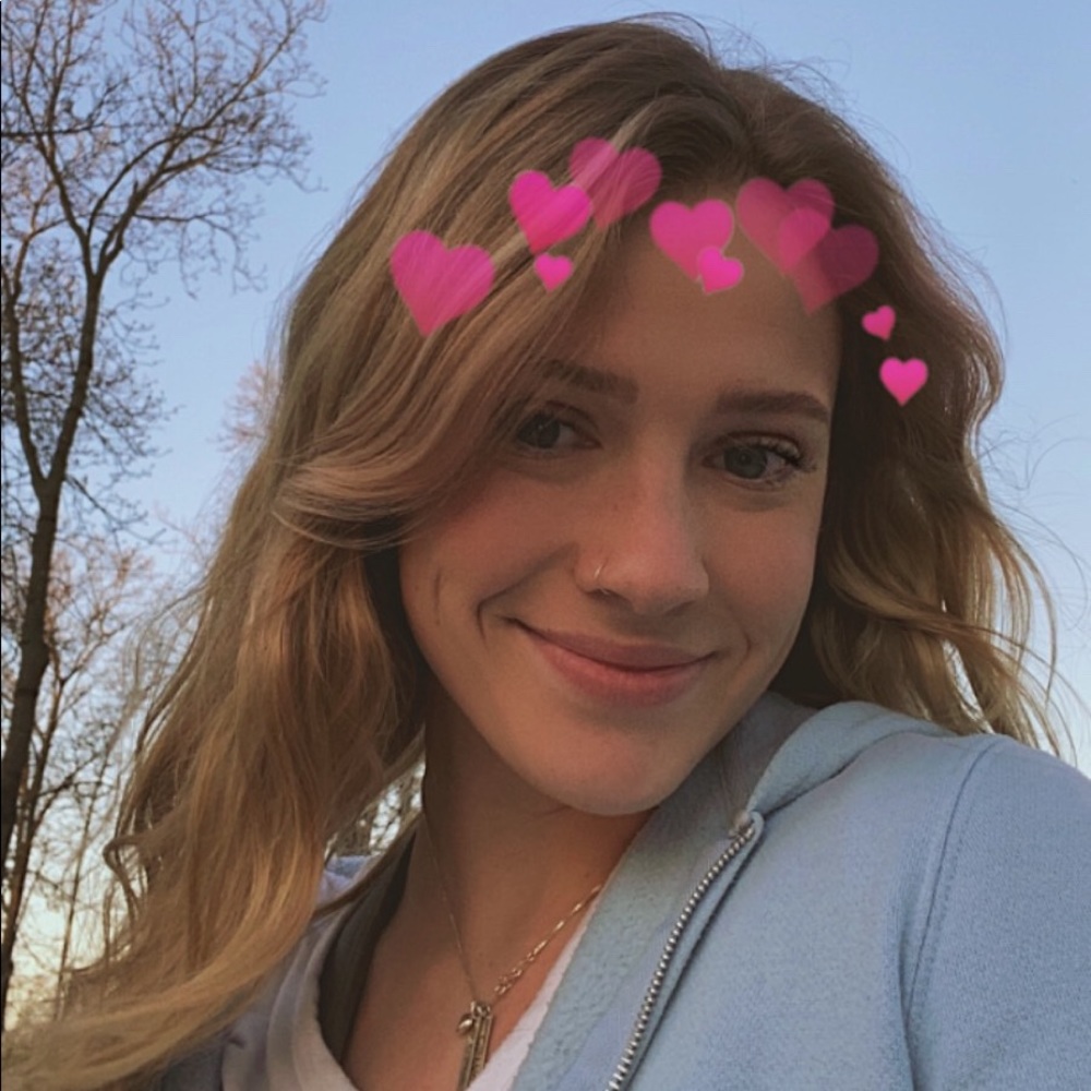 Meet your Posher, Carly